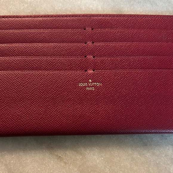Louis Vuitton Red card holder - Picture 2 of 7